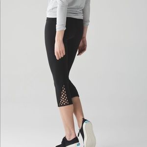 Lululemon black special edition wunder unders